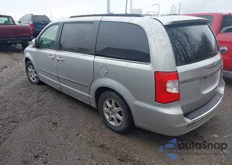 2011 Chrysler Town & Country Touring из США, поврежденный, VIN 2A4RR5DG6BR638208